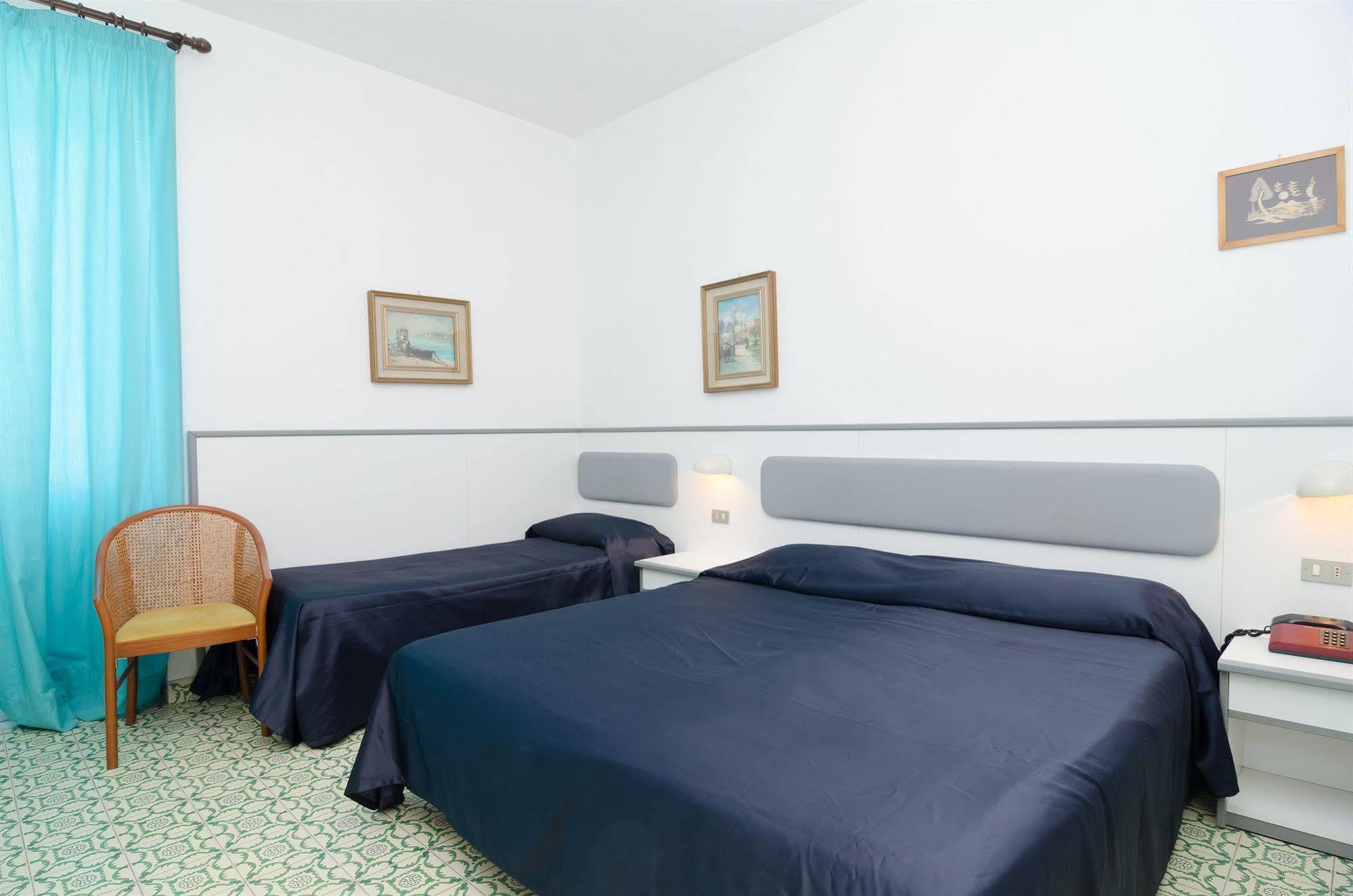 Hotel Flora Wellness & Beauty 伊斯基亚 外观 照片