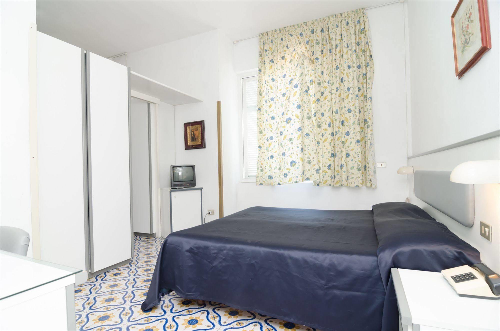 Hotel Flora Wellness & Beauty 伊斯基亚 外观 照片