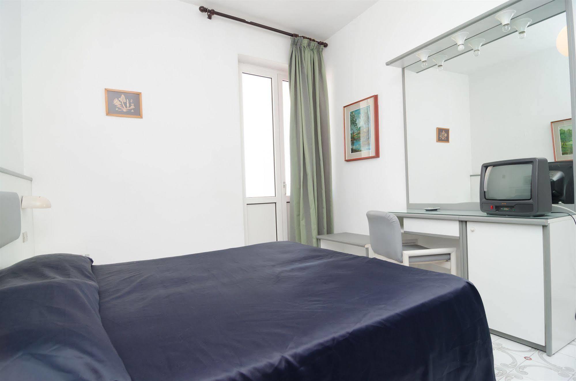 Hotel Flora Wellness & Beauty 伊斯基亚 外观 照片