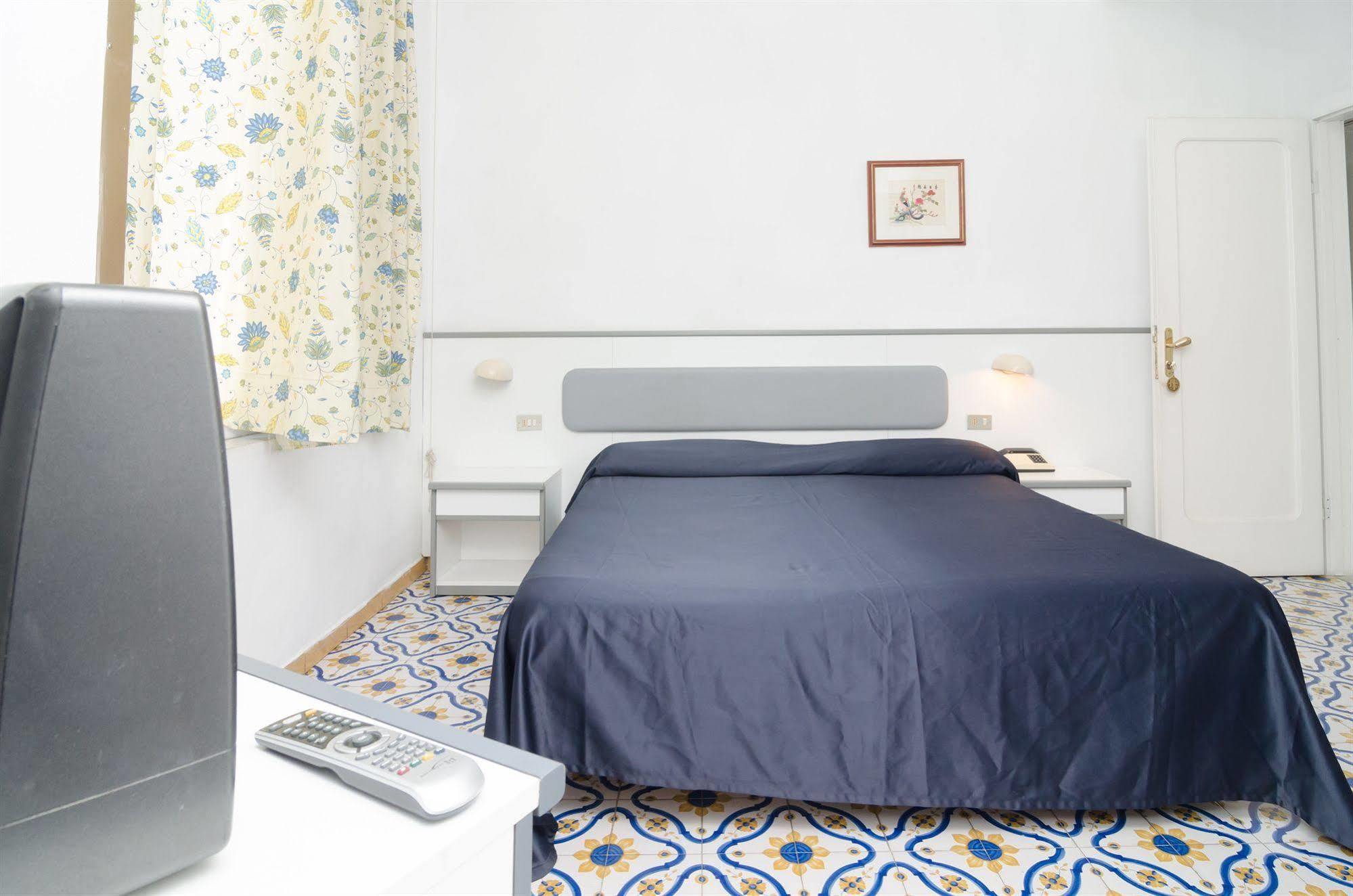 Hotel Flora Wellness & Beauty 伊斯基亚 外观 照片
